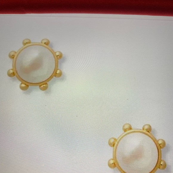Pretty pearl and gold earrings from Kate spade $34 - Picture 2 of 2